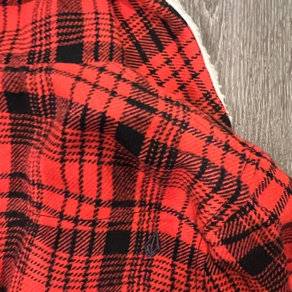 Volcom Red and Black Plaid Jacket with White Collar - Picture 10 of 16